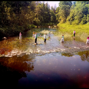 Vokālā studija SVILPASTES sūta muzikālu Līgo sveicienu